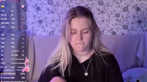 Darsi Anty online show from December 15, 8:14 pm