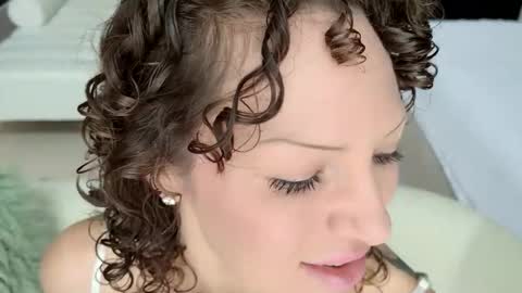 angelbabyphoebe online show from March 18, 1:16 pm