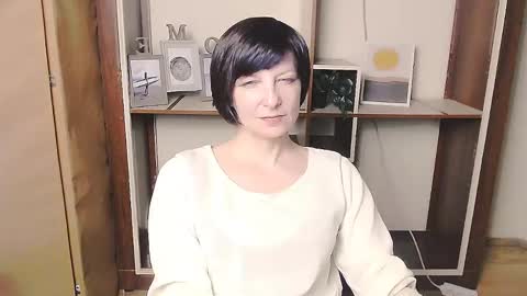 Angelina online show from April 18, 1:35 pm