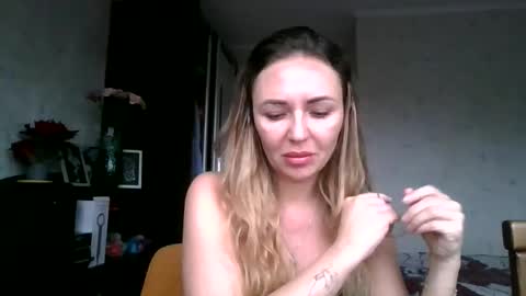 angelinalove28 online show from December 16, 7:47 am