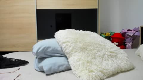 KrystyYo online show from March 9, 5:32 am