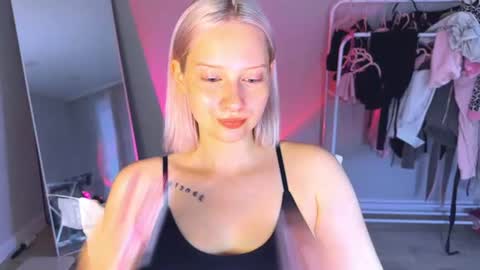 Cutie online show from July 30, 12:06 pm