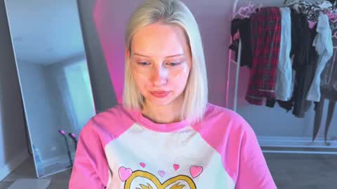 Cutie online show from August 5, 10:21 am