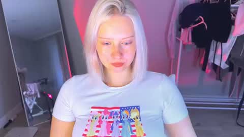 Cutie online show from July 31, 12:06 pm