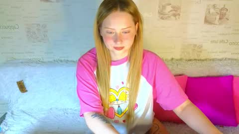 Snapshot of angellisss chatting on September 18, 2:59 pm Cutie online show from September 18, 2:59 pm