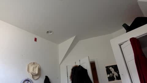 Angel online show from November 12, 6:28 pm