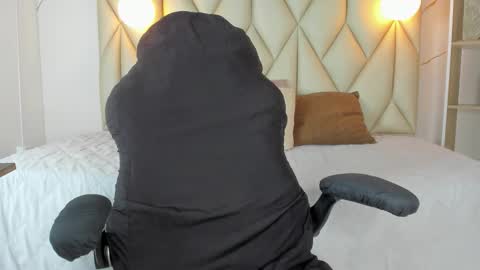 ANGIE online show from November 14, 4:07 pm