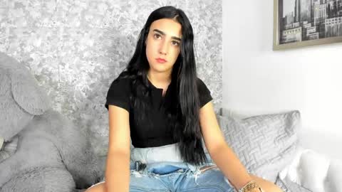 anika_h online show from April 10, 12:22 pm