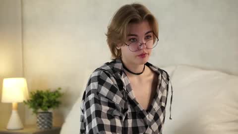 AnishaVivo online show from December 1, 12:41 pm