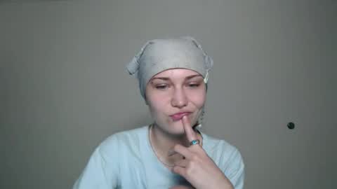 Snapshot of anisiaaa_lovesyou chatting on September 23, 6:17 pm Anisia online show from September 23, 6:17 pm