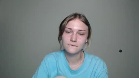 Snapshot of anisiaaa_lovesyou chatting on September 24, 7:24 pm Anisia online show from September 24, 7:24 pm