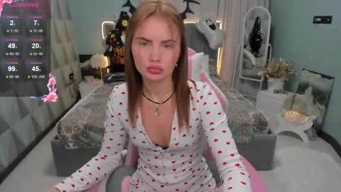 Anita online show from October 31, 4:36 am