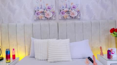 Dania Lpez online show from March 14, 12:50 pm