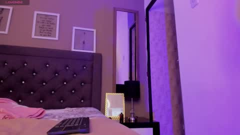 Anitafoxx online show from November 24, 9:39 pm