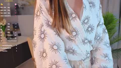 Snapshot of anitawindmeyer chatting on October 20, 4:43 pm Anita online show from October 20, 4:43 pm