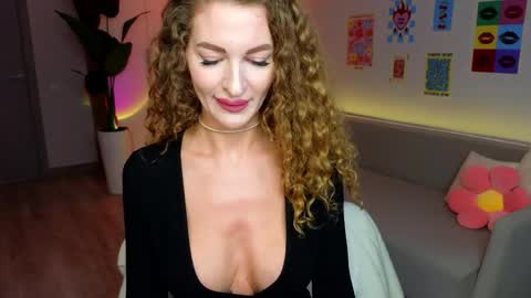 anna__herrera online show from March 25, 3:37 pm