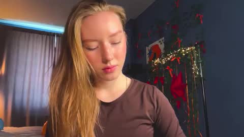 Anna online show from March 12, 8:17 am