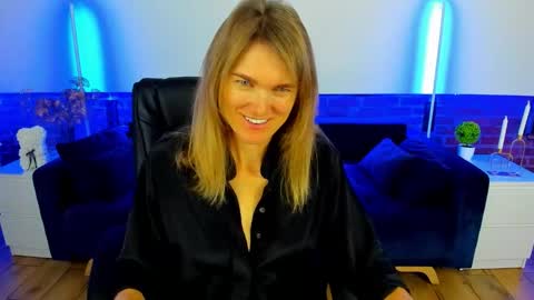 Snapshot of annabel_xxx chatting on September 14, 6:00 am Annabel online show from September 14, 6:00 am