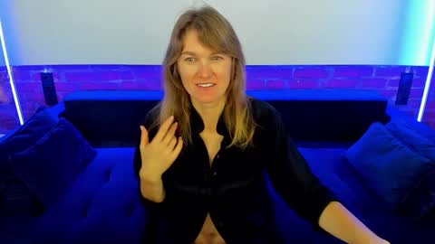 Snapshot of annabel_xxx chatting on October 12, 6:05 am Annabel online show from October 12, 6:05 am