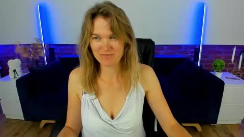 Snapshot of annabel_xxx chatting on September 28, 5:58 am Annabel online show from September 28, 5:58 am