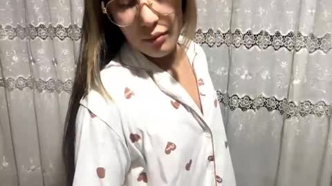 Sarah online show from October 13, 2:20 pm