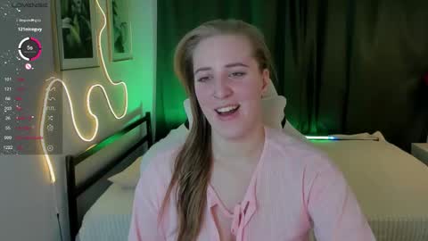 annagrees1 online show from December 20, 2:43 pm