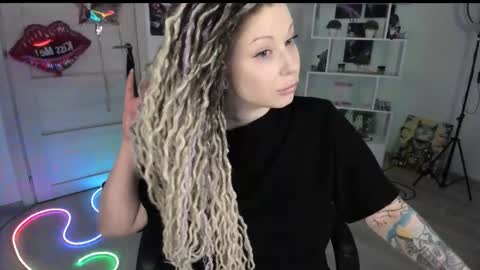 Anna online show from March 1, 4:50 pm