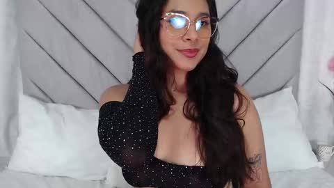 Snapshot of annaqueen_ chatting on March 5, 4:35 pm Anna online show from March 5, 4:35 pm