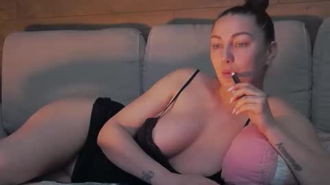 annasplash online show from April 11, 3:56 am