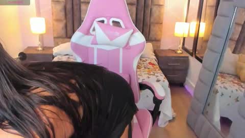 Anna online show from January 14, 1:27 pm