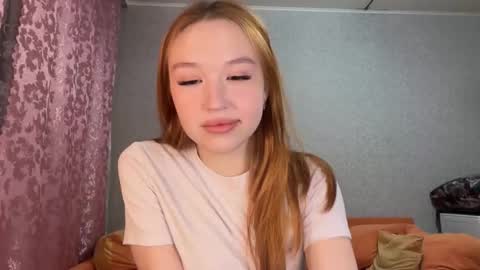 anne_blossomm online show from February 1, 7:12 pm