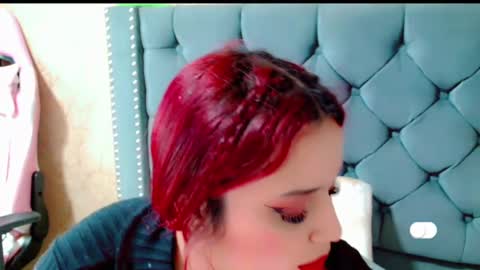 Snapshot of anne_julienne chatting on February 15, 2:47 am       online show from February 15, 2:47 am