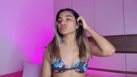 Anne online show from March 3, 9:15 am