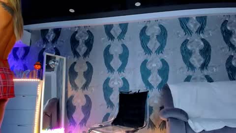 Ana online show from November 18, 5:19 am