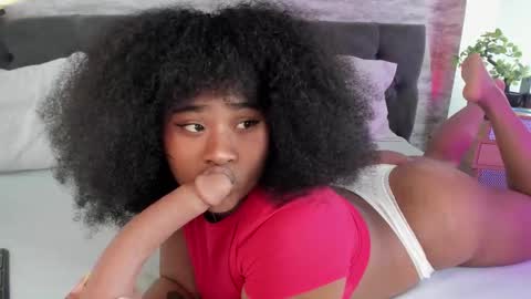 Snapshot of anneth__m chatting on September 9, 9:03 pm Anneth online show from September 9, 9:03 pm