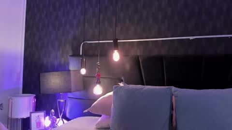 Snapshot of anneth__m chatting on February 18, 7:43 pm Anneth online show from February 18, 7:43 pm