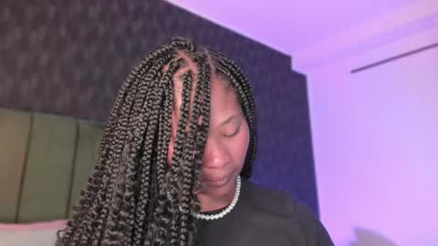 Snapshot of anneth__m chatting on December 4, 8:07 pm Anneth online show from December 4, 8:07 pm