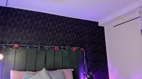 Snapshot of anneth__m chatting on December 23, 7:52 pm Anneth online show from December 23, 7:52 pm