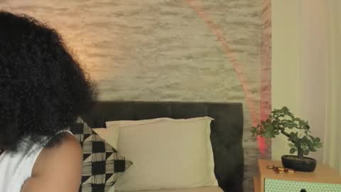 Snapshot of anneth__m chatting on September 18, 8:07 pm Anneth online show from September 18, 8:07 pm