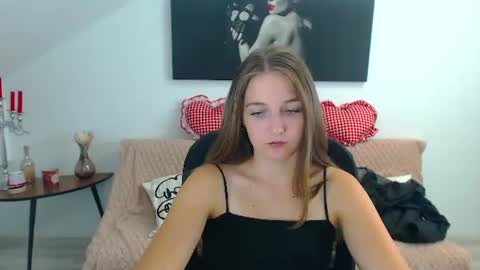 annewilsonn online show from July 24, 6:44 am
