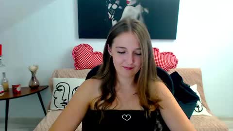 annewilsonn online show from July 23, 6:21 am