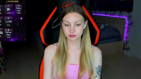 Annie online show from April 15, 8:20 pm