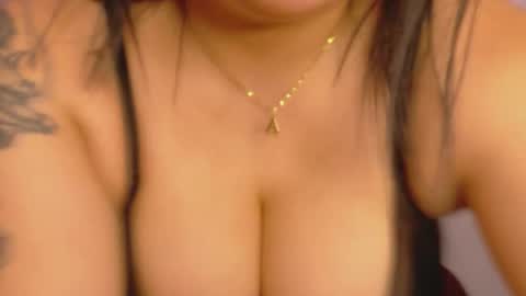 annie_20_ online show from June 3, 2:33 pm