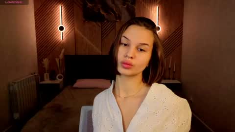 annie kitss online show from June 2, 1:17 am