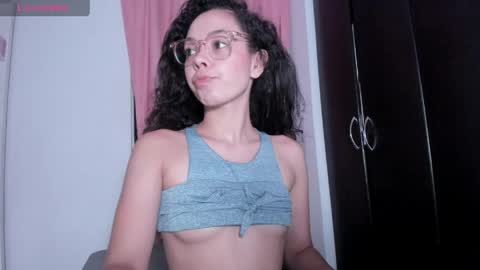 annie_rosse1017 online show from May 22, 3:04 am