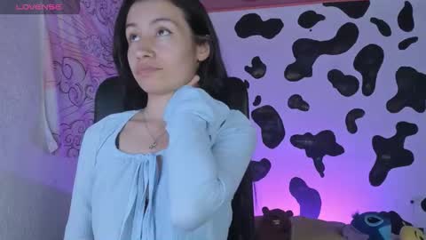 Annie  online show from December 22, 9:07 pm