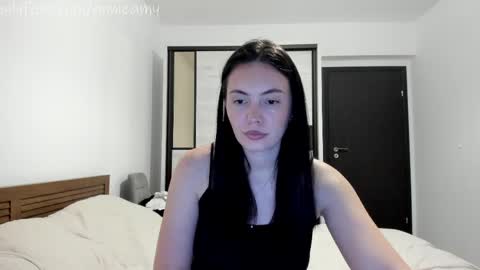 Annie online show from April 12, 9:50 pm