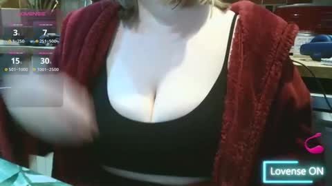 Annie Louise online show from November 14, 12:16 pm