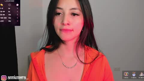 Snapshot of anniemora_ chatting on January 18, 2:25 am Annie online show from January 18, 2:25 am