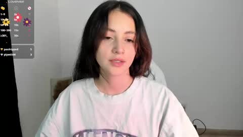 Snapshot of anniemora_ chatting on February 19, 2:33 am Annie online show from February 19, 2:33 am